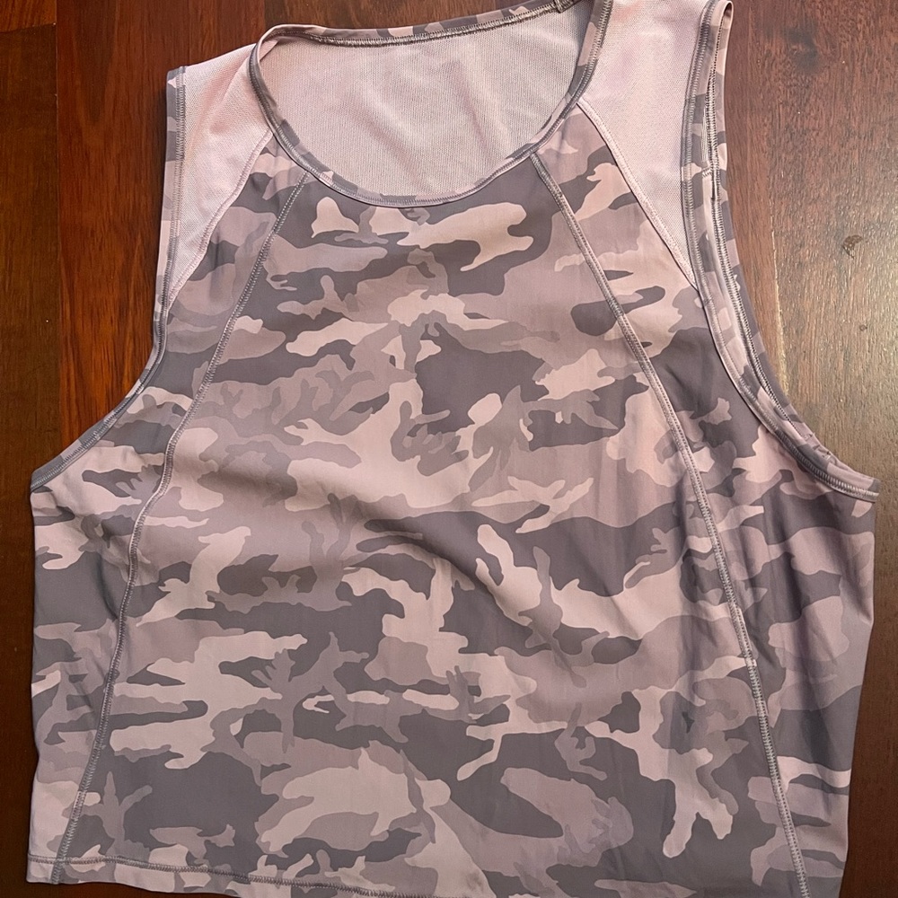 Lululemon cropped tank size 8